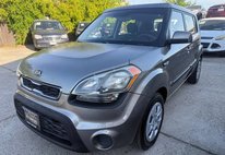 2013 Kia Soul Base