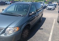 2005 Chrysler Town and Country LX