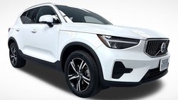 2025 Volvo XC40 B5 Core Bright Theme