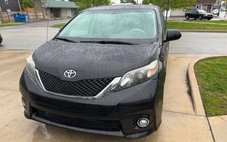 2012 Toyota Sienna SE 8-Passenger