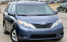 2017 Toyota Sienna LE 8-Passenger