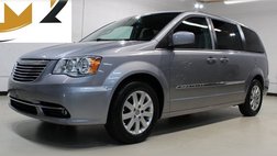 2016 Chrysler Town and Country Touring