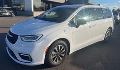 2025 Chrysler Pacifica Hybrid Select