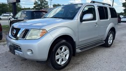 2011 Nissan Pathfinder LE