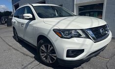 2020 Nissan Pathfinder SV