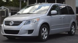 2010 Volkswagen Routan SE