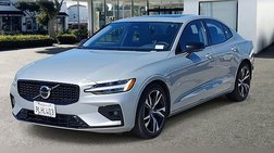 2024 Volvo S60 B5 Plus Dark Theme