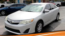 2013 Toyota Camry LE - 2014.5 4D Sedan