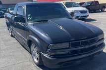 2000 Chevrolet S-10 LS
