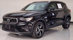2025 Volvo XC40 B5 Core Bright Theme