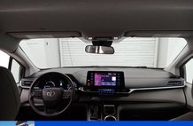 2023 Toyota Sienna LE 8-Passenger