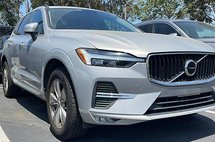 2022 Volvo XC60 B5 Momentum