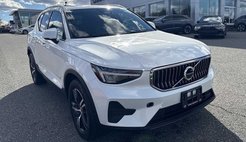 2025 Volvo XC40 B5 Core Bright Theme