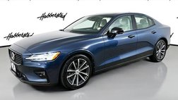 2022 Volvo S60 B5 Momentum