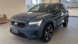 2023 Volvo XC40 B5 Plus Bright Theme