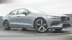 2024 Volvo S60 B5 Core Dark Theme