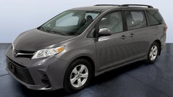 2020 Toyota Sienna LE 7-Passenger FWD with Auto-Access Seat
