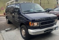 2000 Ford E-250 Base