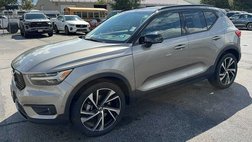 2022 Volvo XC40 T5 R-Design