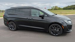 2020 Chrysler Pacifica Touring L Plus 35th Anniversary