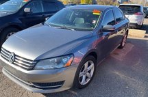 2013 Volkswagen Passat SE PZEV