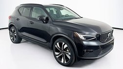 2023 Volvo XC40 B5 Plus Dark Theme
