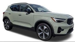 2025 Volvo XC40 B5 Plus Dark Theme