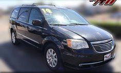 2014 Chrysler Town and Country Touring