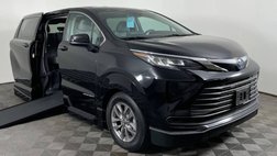 2023 Toyota Sienna LE 8-Passenger