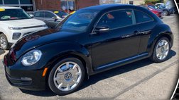 2013 Volkswagen Beetle 2.5L w/Sunroof Sound & Nav