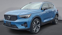 2025 Volvo XC40 B5 Ultra Dark Theme