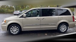2016 Chrysler Town and Country Touring