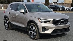 2023 Volvo XC40 B5 Plus Bright Theme