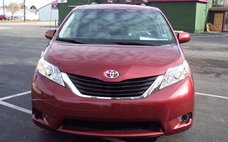 2013 Toyota Sienna 5dr 7-Pass Van V6 LE FWD (Natl)