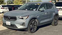 2023 Volvo XC40 B4 Plus Bright Theme