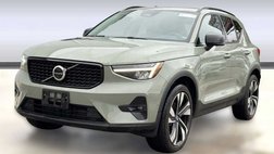2023 Volvo XC40 B5 Plus Dark Theme