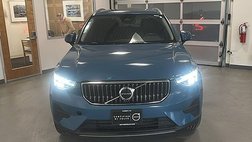 2025 Volvo XC40 B5 Core Bright Theme