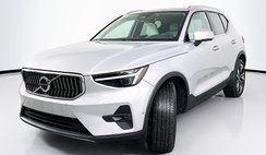 2025 Volvo XC40 B5 Ultra Bright Theme