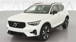 2024 Volvo XC40 B5 Plus Dark Theme