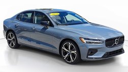 2023 Volvo S60 B5 Plus Dark Theme