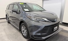 2025 Toyota Sienna LE 8-Passenger