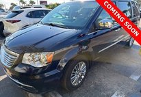 2014 Chrysler Town and Country Touring-L