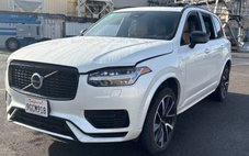 2023 Volvo XC90 Recharge T8 Ultimate Dark Theme