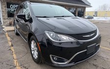 2017 Chrysler Pacifica Touring L FWD
