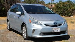 2012 Toyota Prius v Five
