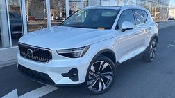2025 Volvo XC40 B5 Plus Bright Theme