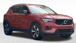 2025 Volvo XC40 B5 Plus Dark Theme