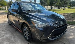 2020 Toyota Yaris Hatchback LE