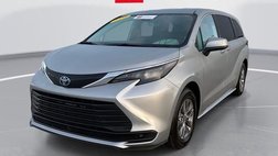 2025 Toyota Sienna LE 8-Passenger