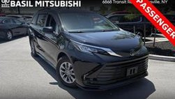2023 Toyota Sienna LE 8-Passenger